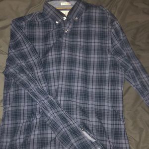 Men’s patterned dress shirt